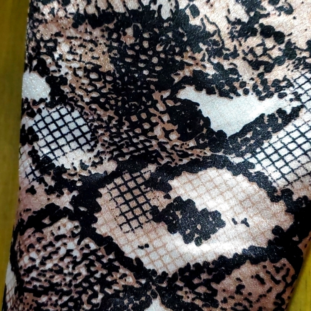MILK AND HONEY SNAKESKIN ANIMAL PRINT FLARE PANTS SIZE MEDIUM MOBWIFE CLUBWEAR - Picture 7 of 9